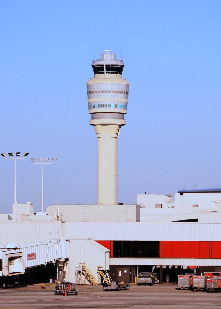 Control tower for Atlanta's Hartsfield-Jackson International Airport