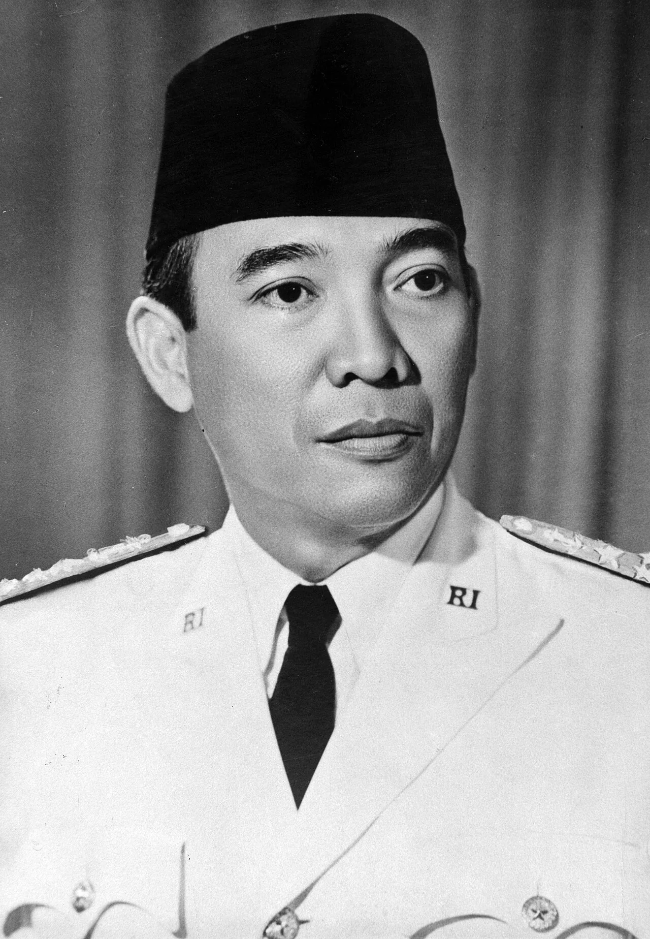 Official Portrait of President Sukarno.
