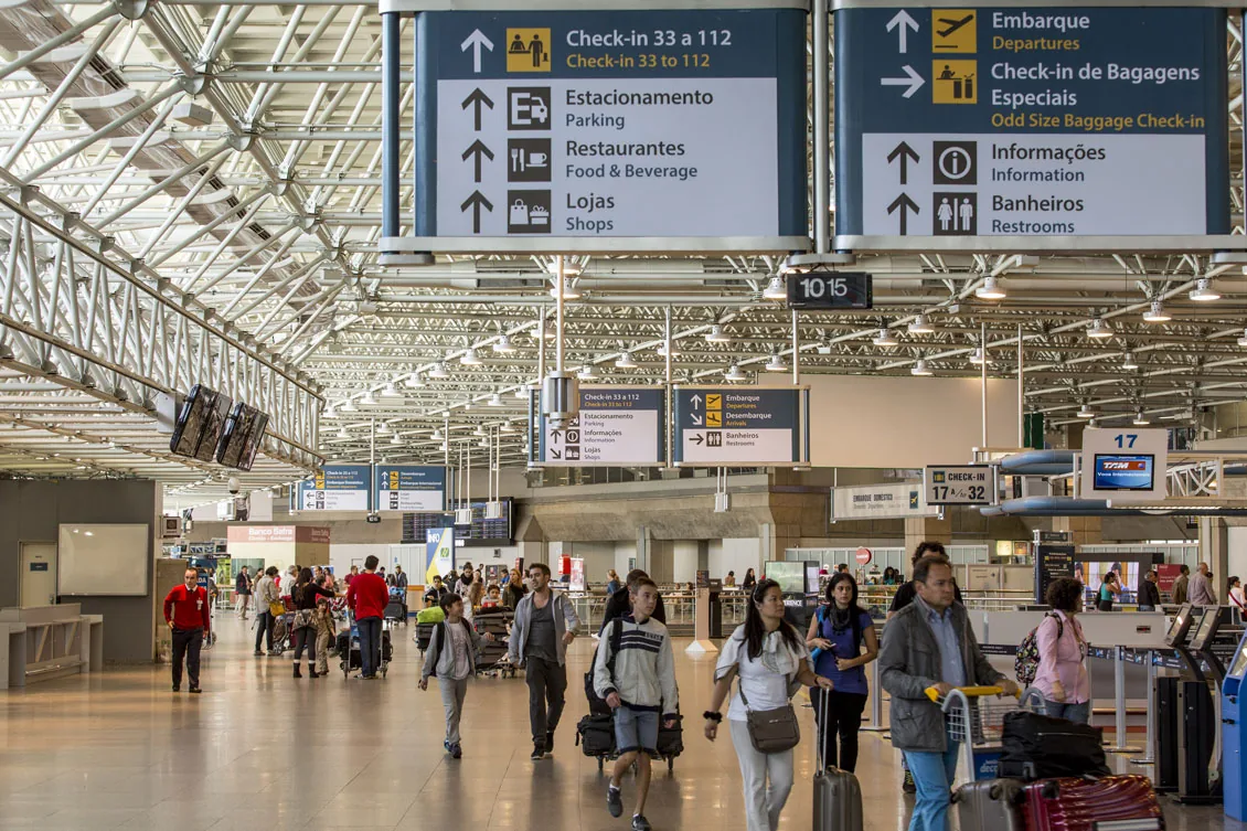Saguão do Aeroporto Internacional do Rio de Janeiro
