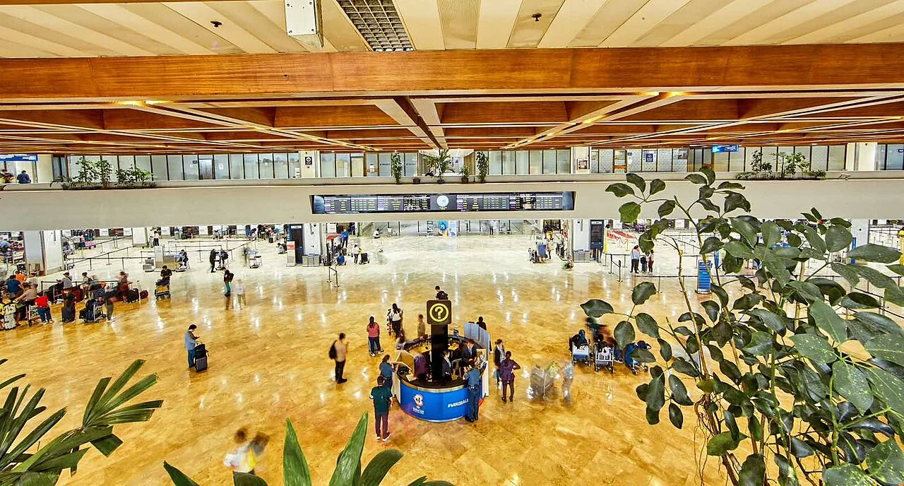 Terminal 1 departure hall