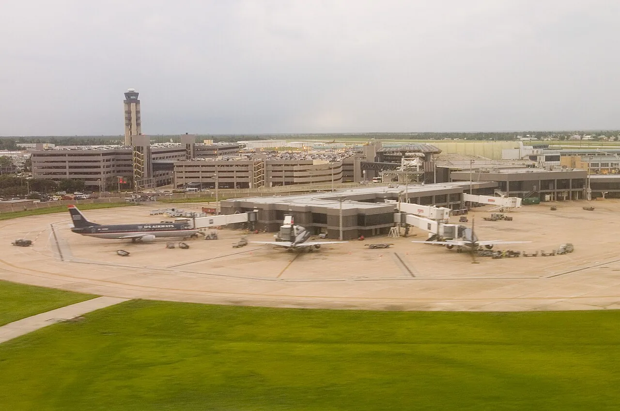 New Orleans Armstrong Airport (MSY), June 2007