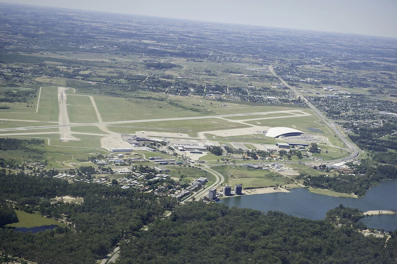 Aeropuerto Carrasco, toma aérea.