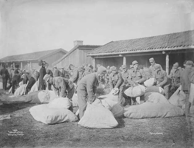 Soldiers working at Gardermoen