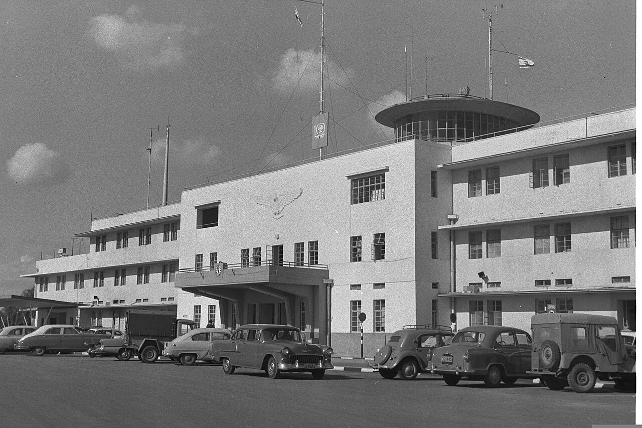 Lod Airport terminal, 1958